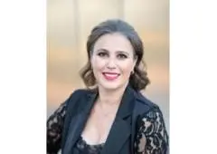 Discover the Magic of Phoenix: Yulianna Kendzer, Your Trusted Real Estate Expert!